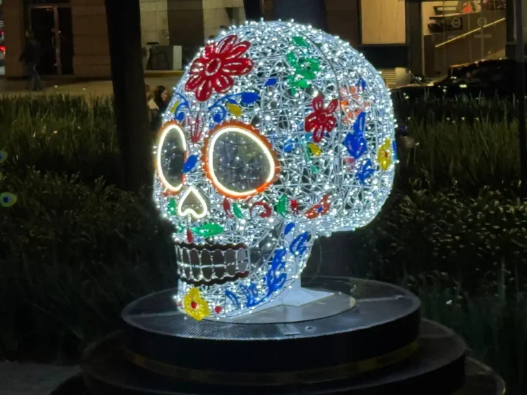 inauguran-exposicion-por-dia-de-muertos-en-la-cdmx_79f9cec6-0955-43ca-8cb4-15fb9bdc43ff_media