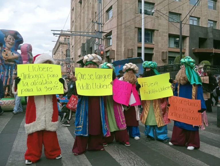 comerciantes-protestan-por-negativa-de-instalar-romeria-en-monumento-a-la-revolucion_4a0256c9-999e-43de-a7c8-e65f7bd62087_medialjnimgndimage=fullsize