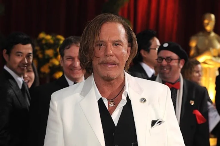 mickey-rourke-niega-haber-avalado-campana-para-evitar-desalojo_afb54eea-40c6-44d5-a456-e7da61f02cdd_medialjnimgndimage=fullsize
