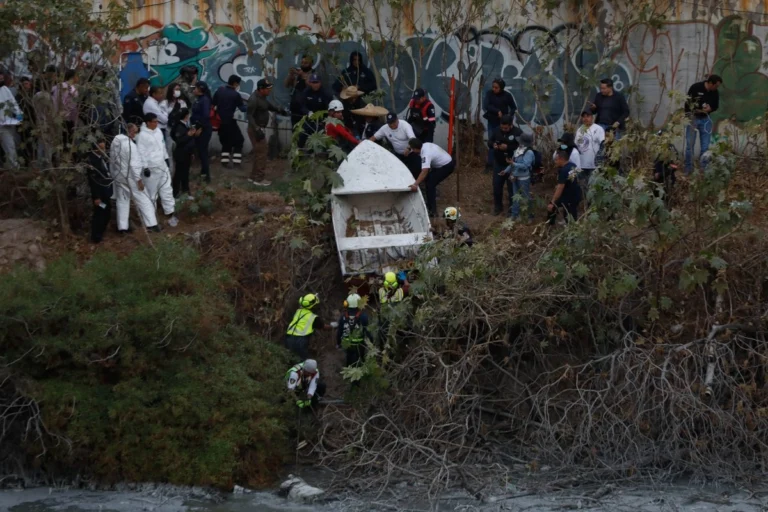 colectiva-feminista-ehecatl-localiza-cuerpo-de-un-hombre-flotando-en-el-rio-de-los-remedios_f1e7b96b-68c3-4489-b683-faa261b80bd2_medialjnimgndimage=fullsize