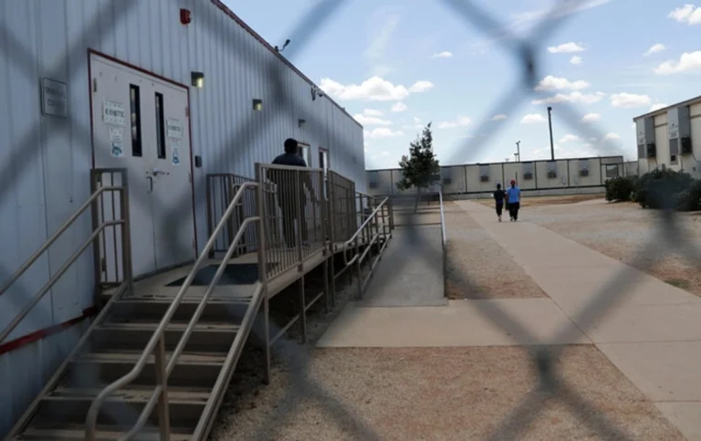 ninos-en-centro-de-detencion-de-ice-sufren-problemas-respiratorios-convulsiones-y-fracturas_23541d48-4bca-4647-a87b-64a98cb948a5_medialjnimgndimage=fullsize