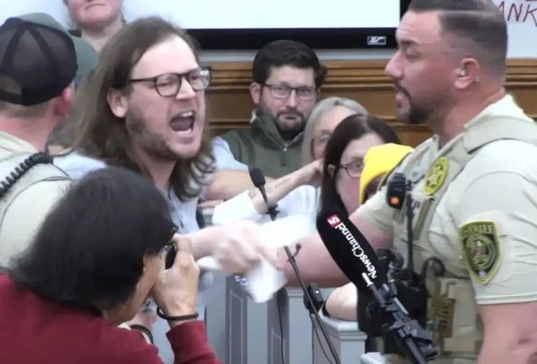 resistencia-civil-frena-posible-centro-de-detencion-del-ice-en-tenesi_d33ce009-5413-4423-8aa9-de900783fc54_media