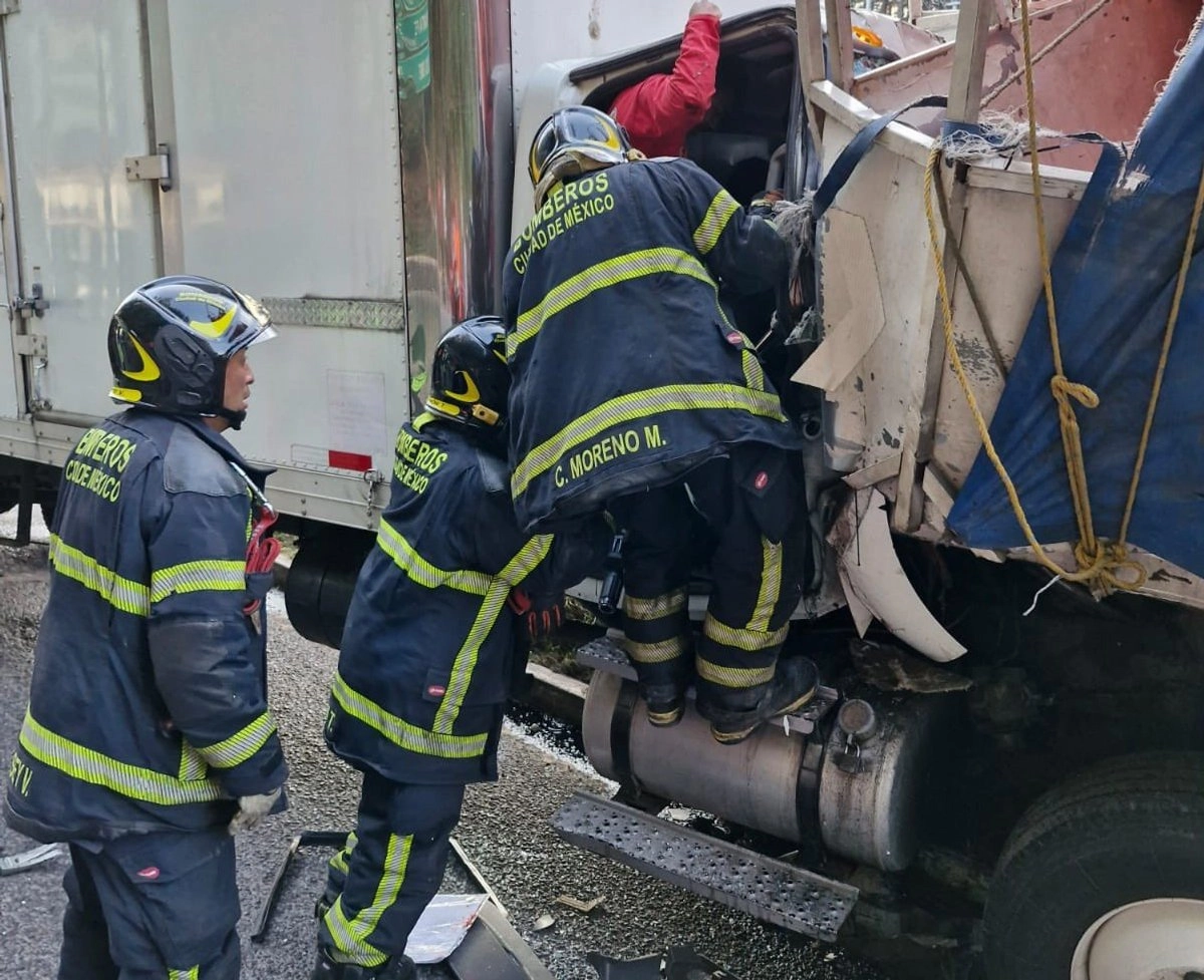 choque-de-camiones-en-la-mexicotoluca-deja-un-muerto-y-tres-heridos_fee353f9-d3ec-4ed5-9e00-7a0fafdca24d_medialjnimgndimage=fullsize