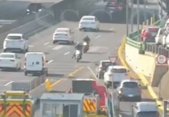 delincuentes-huyen-en-sentido-contrario-y-chocan-tras-asalto-en-cdmx_6127c674-bc9b-4d48-a1e6-319e7ad70066_medialjnimgndimage=fullsize