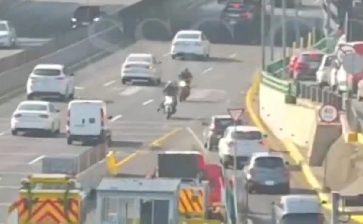 delincuentes-huyen-en-sentido-contrario-y-chocan-tras-asalto-en-cdmx_6127c674-bc9b-4d48-a1e6-319e7ad70066_medialjnimgndimage=fullsize