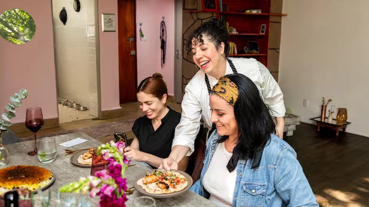 generadoras-de-experiencia-las-mipymes-que-convierten-el-turismo-en-economia-de-barrio_72aea5b7-2575-4ad5-a6ef-5d2c2d6c6277_medialjnimgndimage=fullsize