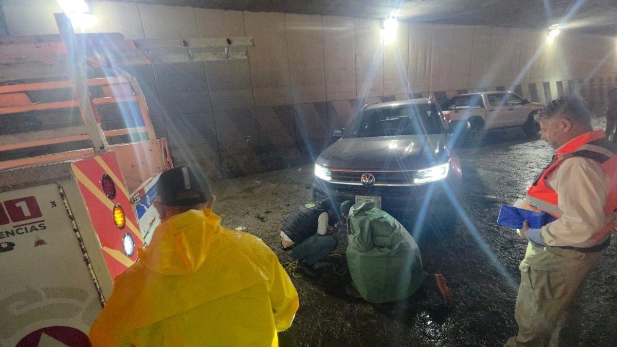 granizada-en-slp-causa-estragos-en-cultivos-y-atrapa-personas-en-sus-vehiculos_cfe273bc-e94c-4035-bb8d-2433375ac068_medialjnimgndimage=fullsize