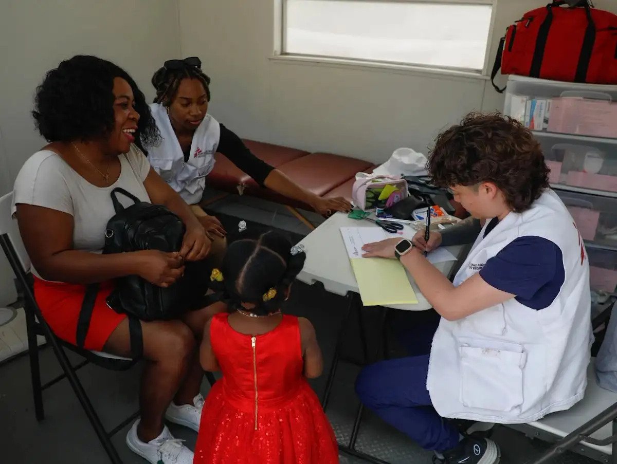 medicos-sin-fronteras-estrena-clinicaremolque-en-chalco_7dff20b3-46de-4bfb-8688-74b2e02592d8_media