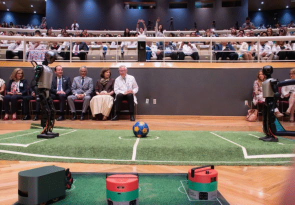 ninos-y-adultos-desarrollan-robots-futbolistas-y-compiten-en-el-torneo-copa-futbotmx_9ad7e14b-7ea5-446f-8cbb-2dbefc5f94cc_medialjnimgndimage=fullsize