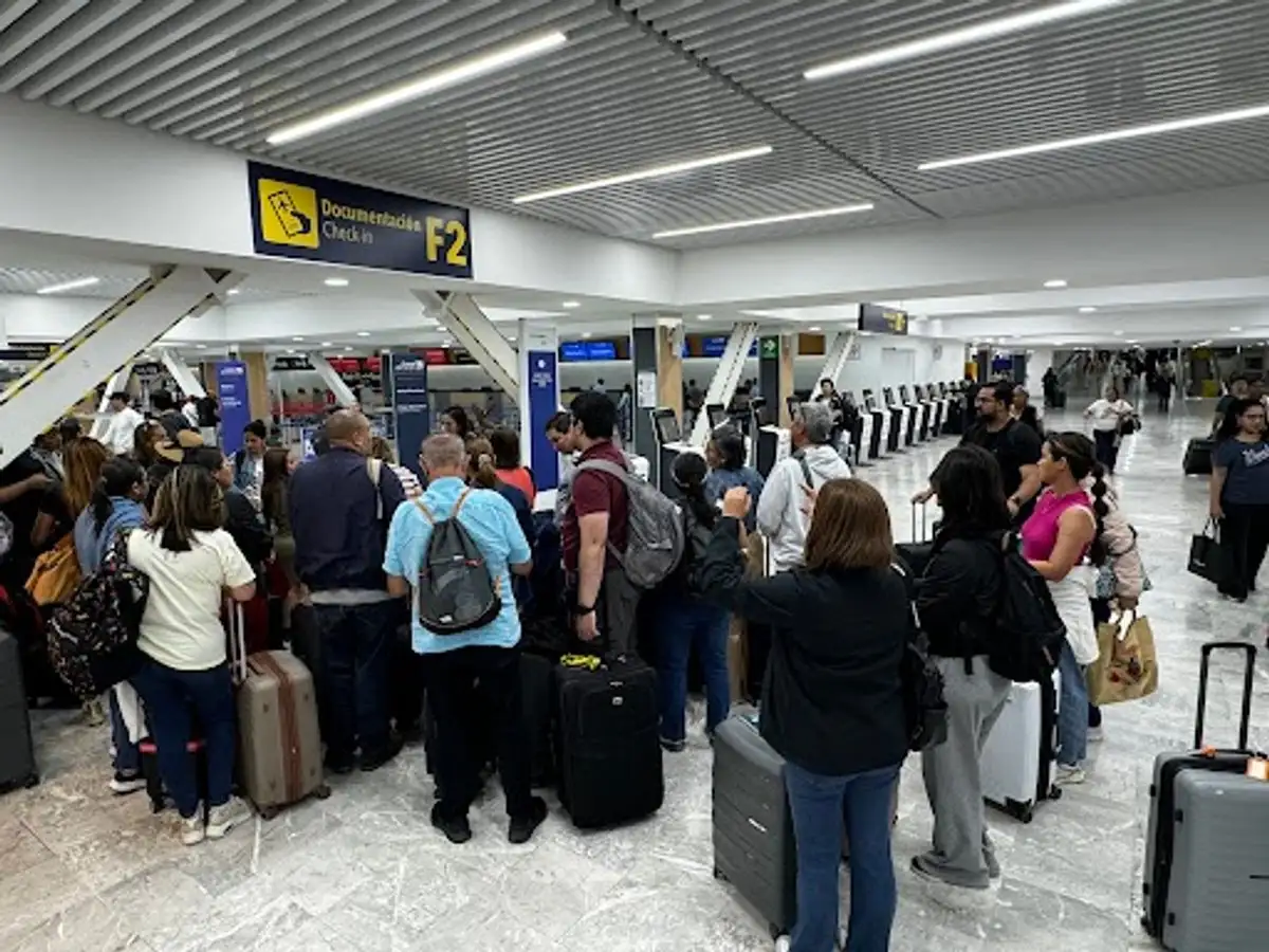 registra-el-aicm-largas-filas-por-alta-afluencia-en-semana-santa_fead92b0-18a7-422e-bb76-37d93095dec6_media