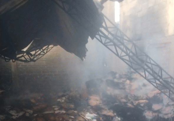 bomberos-controlan-nuevo-brote-de-fuego-en-recicladora-de-leyes-de-reforma_ce487710-a8d6-4ffe-8978-ad480d1f2c1b_medialjnimgndimage=fullsize