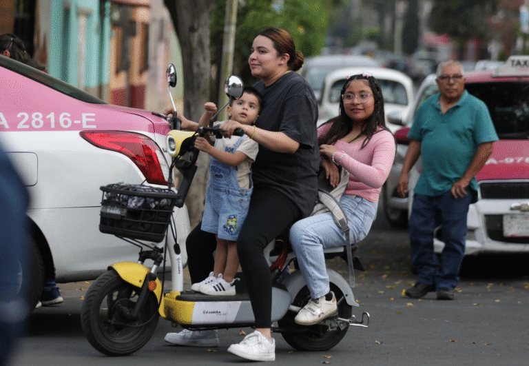 cdmx-monopatines-y-motos-electricas-nuevos-deben-salir-con-placas-de-tiendas_189518ab-6c57-4941-b32b-385202de68d4_medialjnimgndimage=fullsize