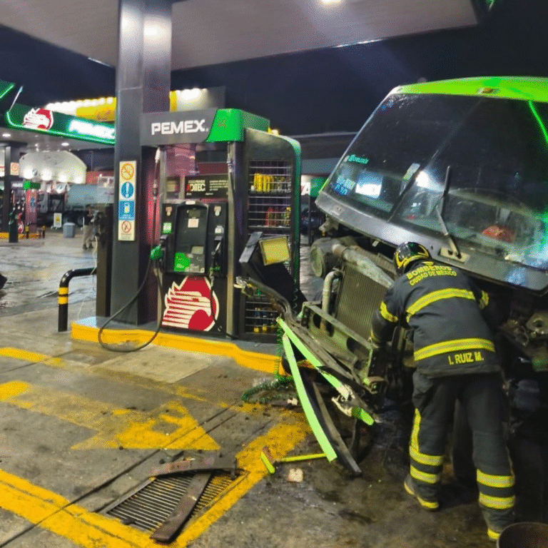 choque-entre-transporte-publico-y-varios-autos-deja-seis-lesionados-en-alvaro-obregon_20b51c3e-a980-4fa1-a5a1-9e2875b058b5_medialjnimgndimage=fullsize