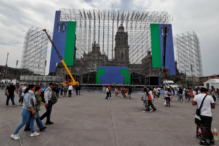 estructuras-del-fan-fest-no-afectaran-el-zocalo-asegura-la-secretaria-de-cultura_52d90cd8-433c-4bf4-907d-e57dbe15b420_medialjnimgndimage=fullsize