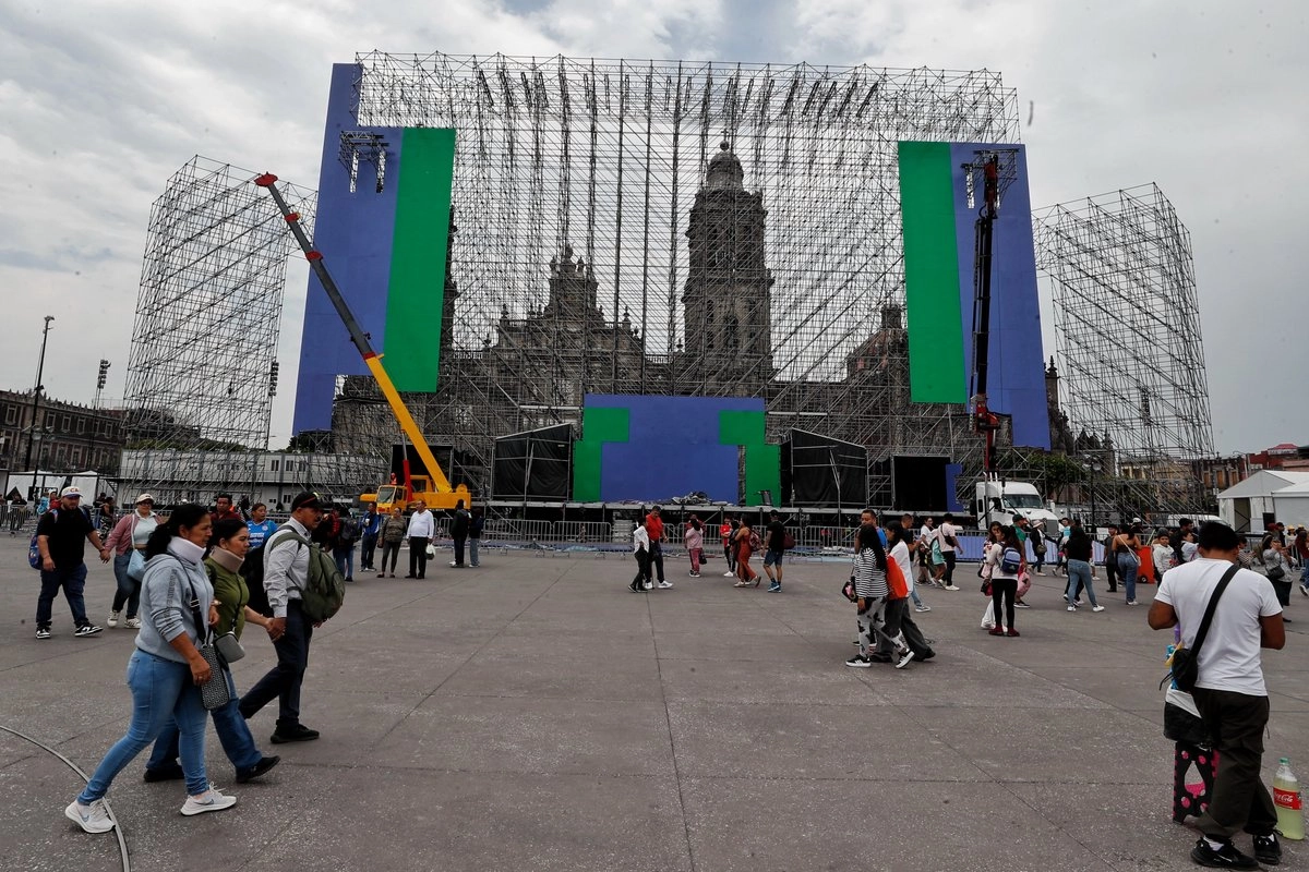 estructuras-del-fan-fest-no-afectaran-el-zocalo-asegura-la-secretaria-de-cultura_52d90cd8-433c-4bf4-907d-e57dbe15b420_medialjnimgndimage=fullsize