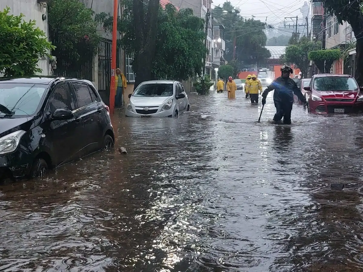 lluvias-colapsan-movilidad-en-tlalnepantla-tren-suburbano-al-aifa-opera-con-retrasos_66292494-dde6-4fa8-b904-763ab2b54871_media