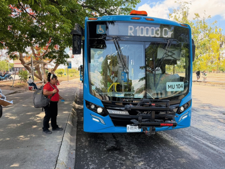 paro-de-transporte-urbano-va-y-ven-en-yucatan-afecta-a-cien-mil-usuarios_57e0eae4-9857-4d9d-8b3e-df3
