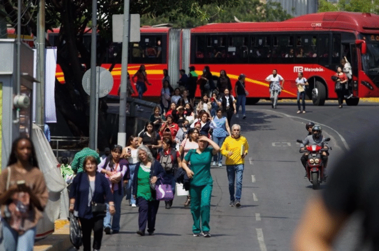 protestas-y-bloqueos-han-frenado-en-2-mil-381-ocasiones-paso-del-metrobus_965cf121-1f80-411d-92ab-7ca077ee8b9f_medialjnimgndimage=fullsize