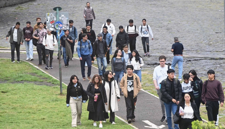 unam-inicia-simulador-del-examen-en-linea-para-licenciatura-148-mil-lo-probaran_c36acc19-eaac-4e33-a