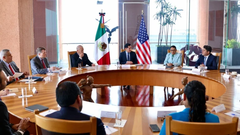 canciller-velasco-aborda-junto-con-la-titular-de-segob-y-el-embajador-de-eu-el-fenomeno-migratorio_b2fc7cdc-f387-4391-92a4-b88a5a503333_medialjnimgndimage=fullsize