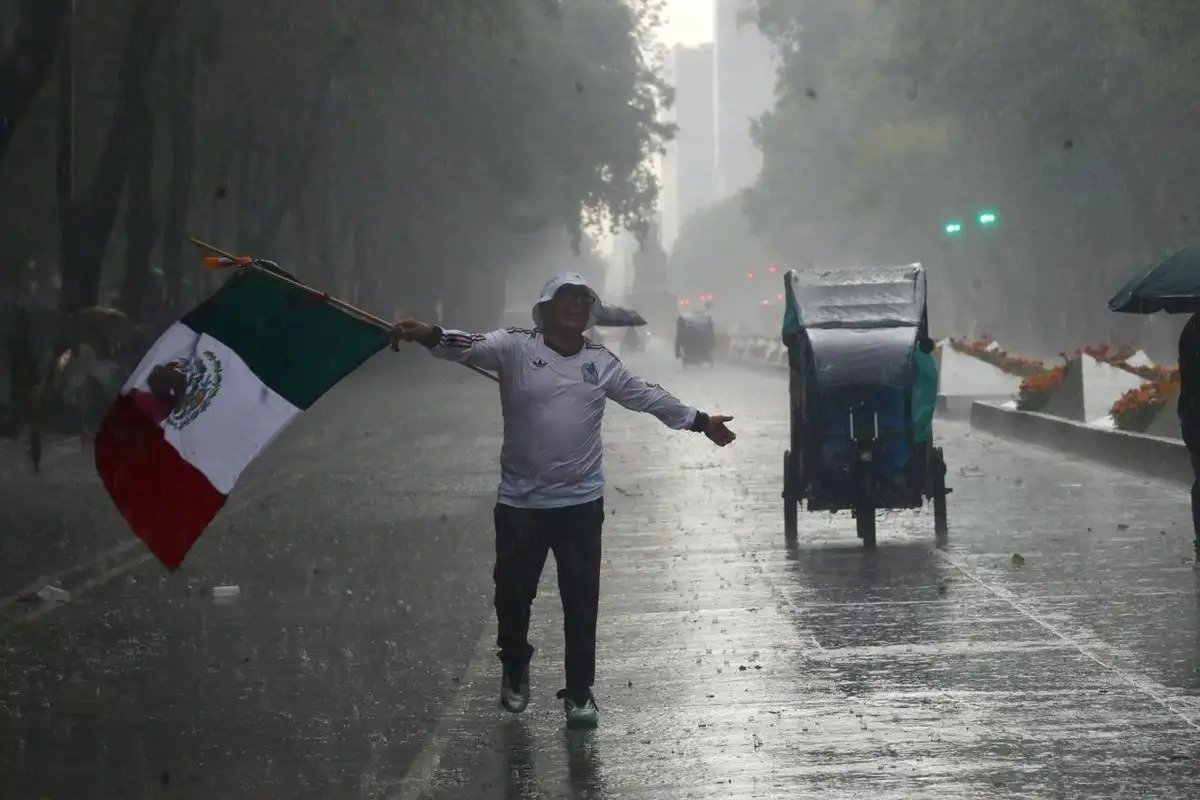 con-lluvia-incluida-aficionados-celebran-al-tricolor-tras-el-debut-del-mundial-2026_9611c693-e8ad-4346-826c-7d3e195c84e3_media