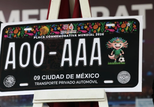 mas-de-10-mil-conductores-en-cdmx-tramitan-placas-conmemorativas-al-mundial-fifa-2026_43224c68-d1ed-