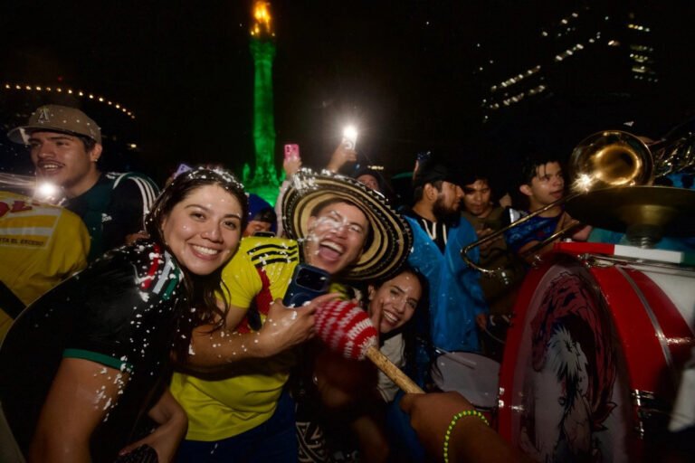 una-marea-amarilla-invadio-desde-temprano-inmediaciones-del-estadio-azteca_16c721b8-6f10-412e-819f-2ce98895ac02_medialjnimgndimage=fullsize