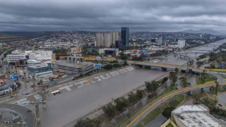 mexico-cumple-su-compromiso-para-sanear-el-rio-tijuana-eu_a0741002-cb23-4d84-b9ed-3dda702662ba_medialjnimgndimage=fullsize