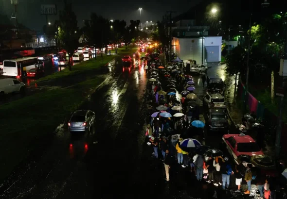 intensa-lluvia-inunda-el-oriente-de-cdmx-y-afecta-la-linea-a-del-metro_11065a8d-93d4-4948-ac43-2a6f4689ff56_media
