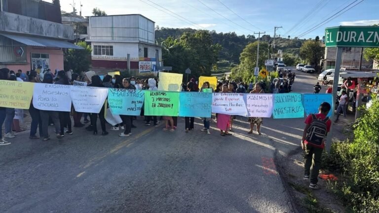 bloquean-tres-carreteras-de-guerrero-para-exigir