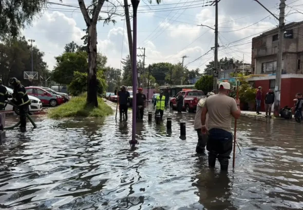 lluvias-provocan-inundaciones-y-dejan-mas-de-200-viviendas-afectadas-en-tlahuac_d511adbf-d394-4d8a-a37c-0483ec0fdecf_media