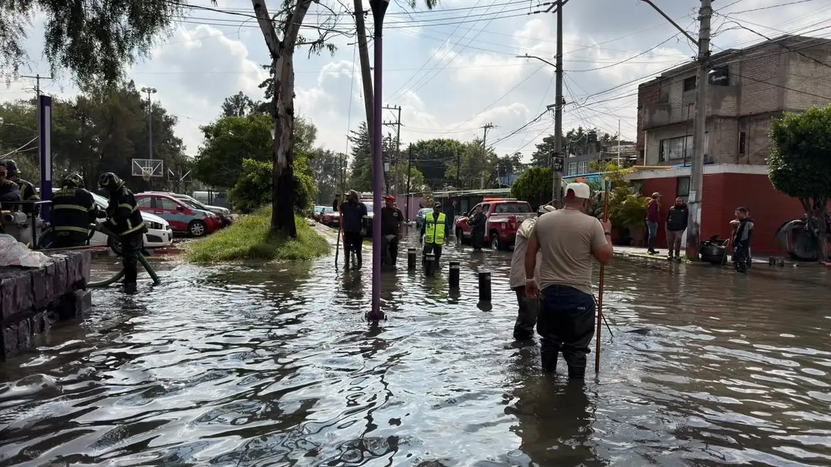 lluvias-provocan-inundaciones-y-dejan-mas-de-200-viviendas-afectadas-en-tlahuac_d511adbf-d394-4d8a-a37c-0483ec0fdecf_media