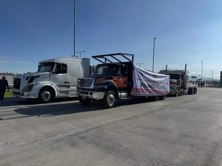 transportistas-bloquean-la-autopista-mexicopachu